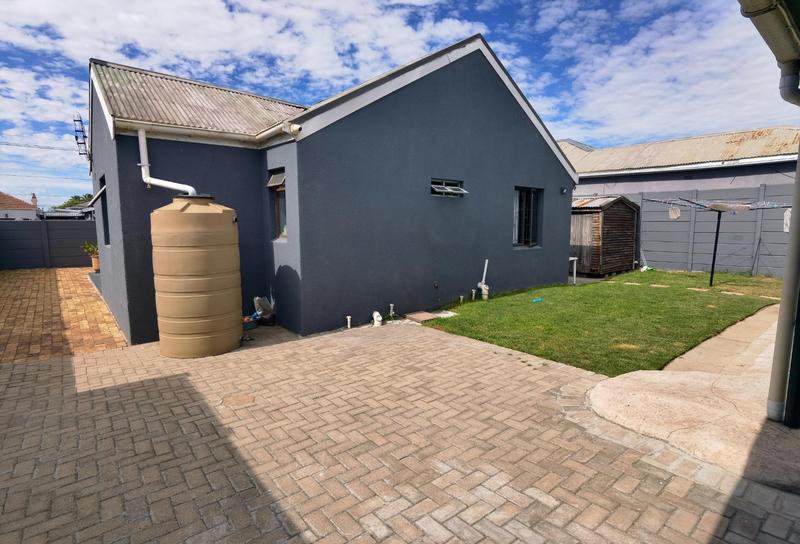 3 Bedroom Property for Sale in Goodwood Estate Western Cape